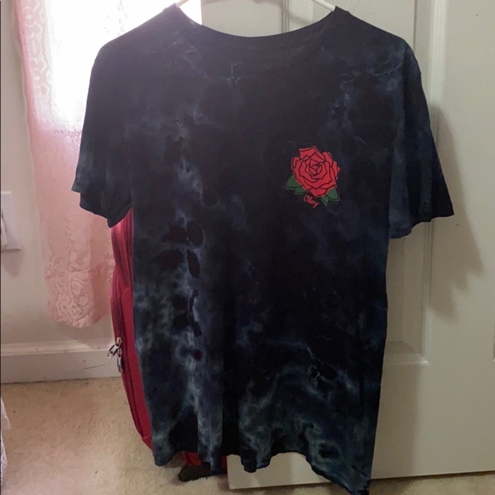 obey t-shirt